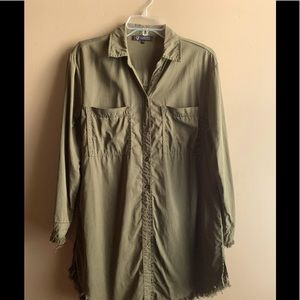 Women’s adorable shirt dress.